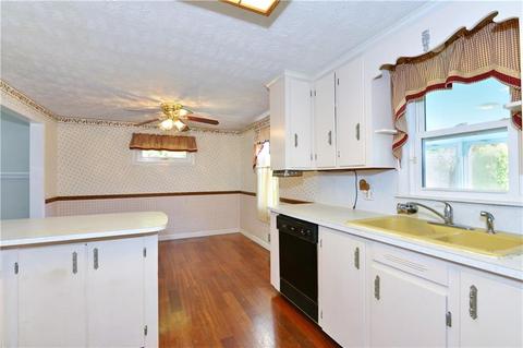 28 Oberlin Dr, Warwick, RI 02886 photo 10