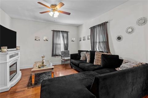 28 Sunnyside Ave, Woonsocket, RI 02895 photo 4