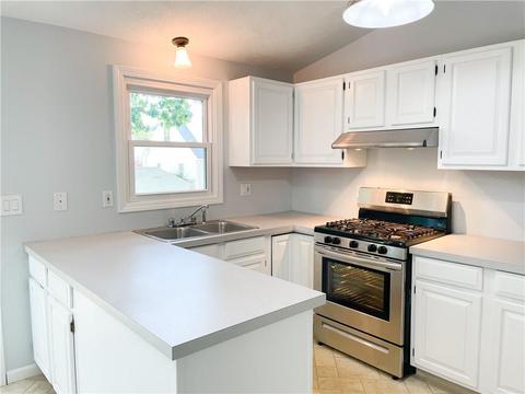 90 Naples Ave, Warwick, RI 02886 photo 7