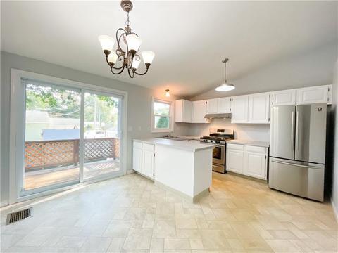 90 Naples Ave, Warwick, RI 02886 photo 5