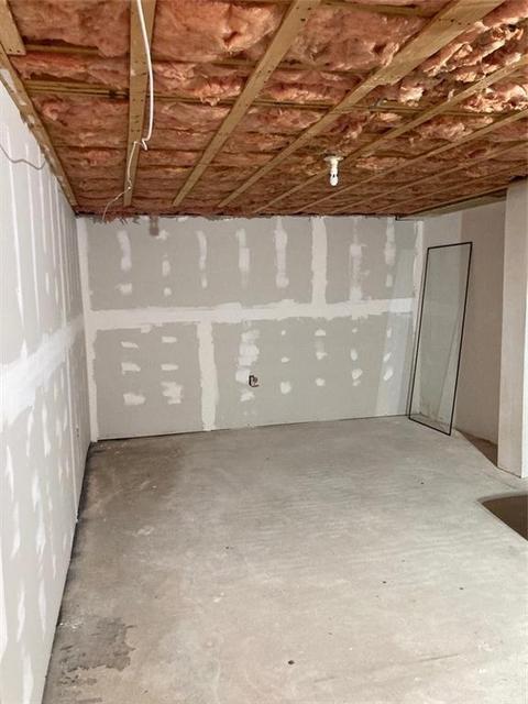 269 Madeleine Ave, Woonsocket, RI 02895 photo 8