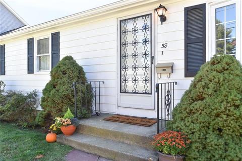 38 Audubon Rd, Warwick, RI 02888 photo 4
