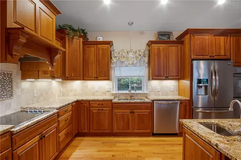 15 Edies Ln, Exeter, RI 02822 photo 9