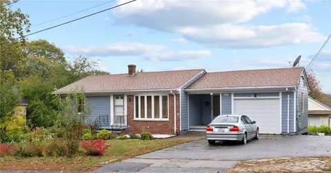 275 Grand St, Woonsocket, RI 02895 photo 3