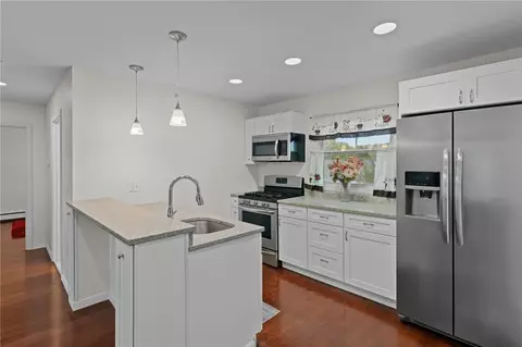 275 Grand St, Woonsocket, RI 02895 photo 4