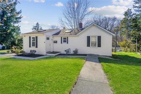 25 Spring St, Westerly, RI 02891 photo 2