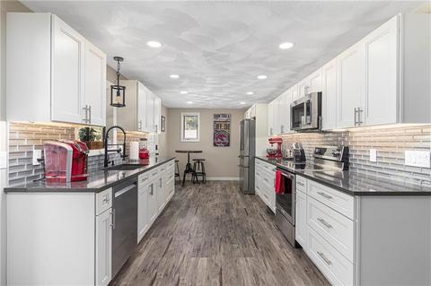 2 Doric Ct, Coventry, RI 02816 photo 6