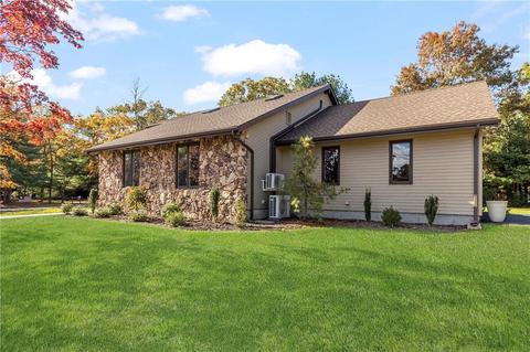 2 Doric Ct, Coventry, RI 02816 photo 5