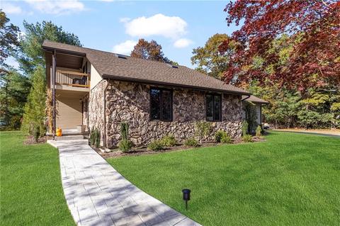 2 Doric Ct, Coventry, RI 02816 photo 4
