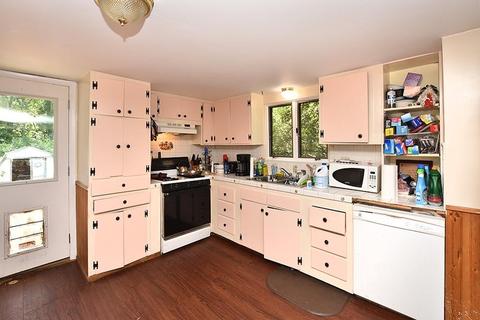 154 Ogden Ave, Warwick, RI 02889 photo 2
