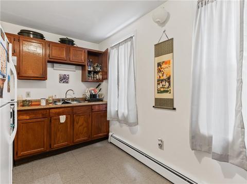 62 Jeffers St, Woonsocket, RI 02895 photo 4