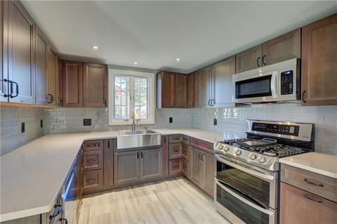 21 Prudence Ct, Warwick, RI 02888 photo 8