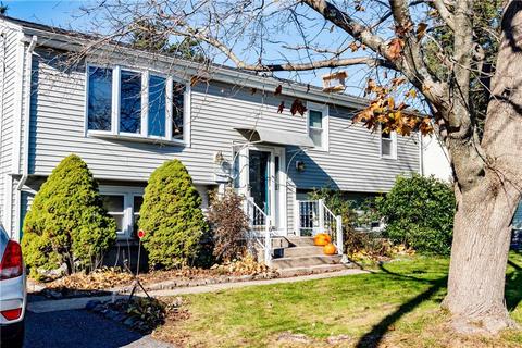 161 Claypool Dr, Warwick, RI 02886 photo 1