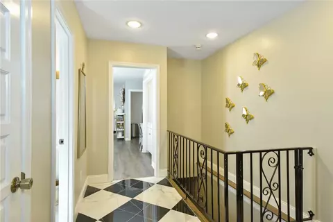 2 Downing Ln, Warwick, RI 02886 photo 18