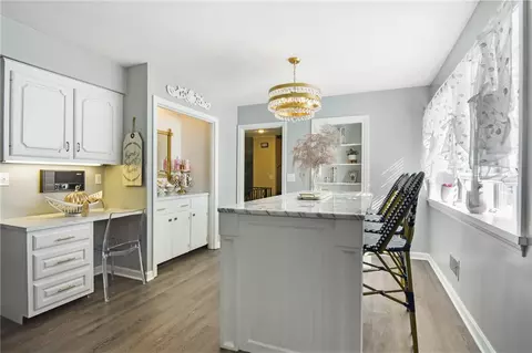 2 Downing Ln, Warwick, RI 02886 photo 9