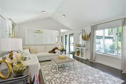 2 Downing Ln, Warwick, RI 02886 photo 17