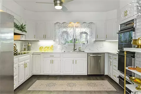 2 Downing Ln, Warwick, RI 02886 photo 11