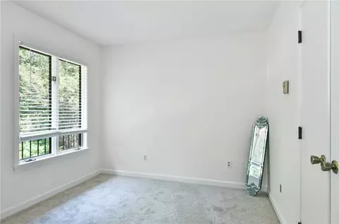 2 Downing Ln, Warwick, RI 02886 photo 29