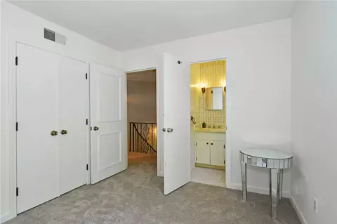 2 Downing Ln, Warwick, RI 02886 photo 28