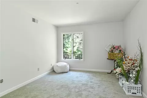 2 Downing Ln, Warwick, RI 02886 photo 27
