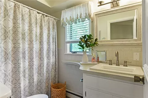 2 Downing Ln, Warwick, RI 02886 photo 31