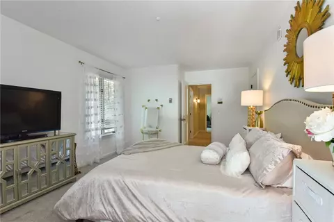 2 Downing Ln, Warwick, RI 02886 photo 24