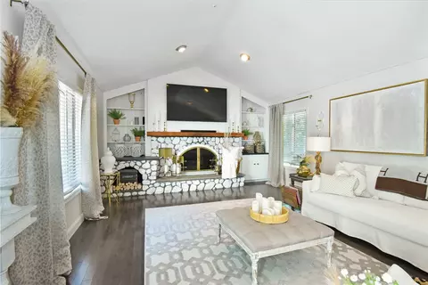 2 Downing Ln, Warwick, RI 02886 photo 16