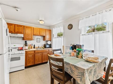 46 Jeffers St, Woonsocket, RI 02895 photo 3