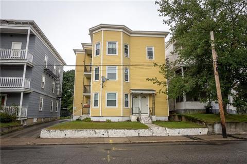 585 Wood Ave, Woonsocket, RI 02895 photo 2