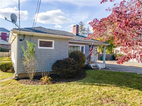 496 Dulude Ave, Woonsocket, RI 02895 photo 4