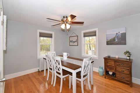 257 Maple St, Warwick, RI 02888 photo 4