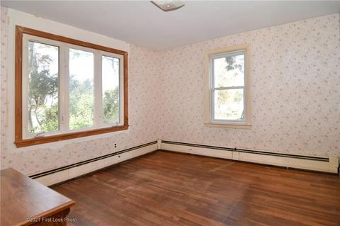 111 Gilbert St, Warwick, RI 02886 photo 7