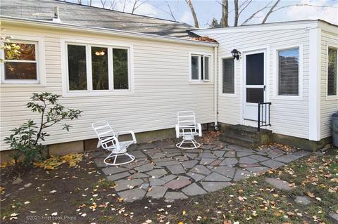 111 Gilbert St, Warwick, RI 02886 photo 5