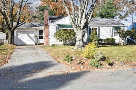 111 Gilbert St, Warwick, RI 02886 photo 3