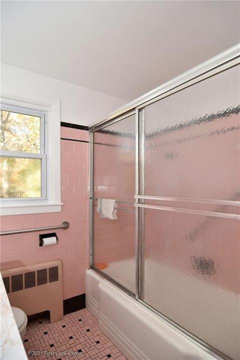 111 Gilbert St, Warwick, RI 02886 photo 10