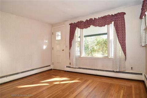 111 Gilbert St, Warwick, RI 02886 photo 23