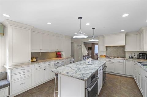 126 Coldbrook Rd, Warwick, RI 02888 photo 5