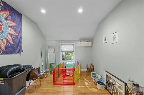 126 Coldbrook Rd, Warwick, RI 02888 photo 11