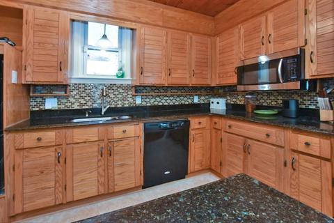 381 Blackstone St, Woonsocket, RI 02895 photo 7