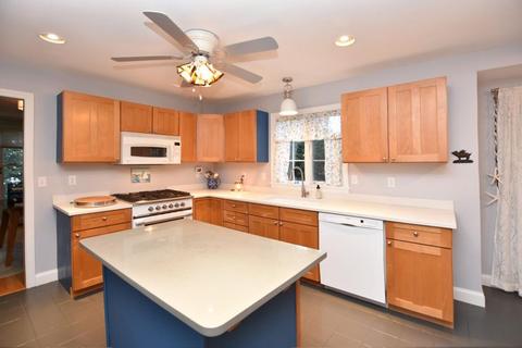 14 Juniper Ct, Bristol, RI 02809 photo 4