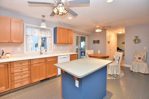 14 Juniper Ct, Bristol, RI 02809 photo 5