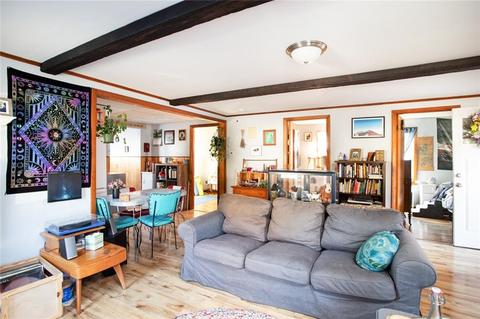 2 Oniska St, Warwick, RI 02889 photo 4
