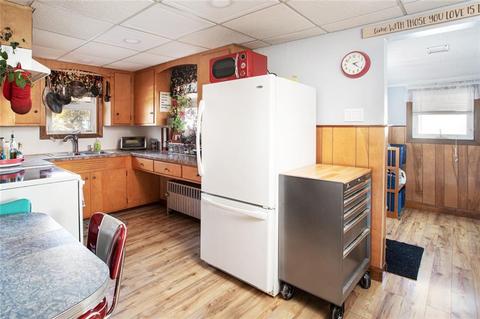 2 Oniska St, Warwick, RI 02889 photo 8