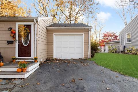 48 Darling St, Warwick, RI 02886 photo 4