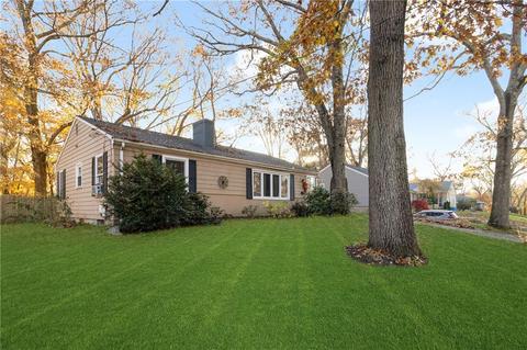 48 Darling St, Warwick, RI 02886 photo 3