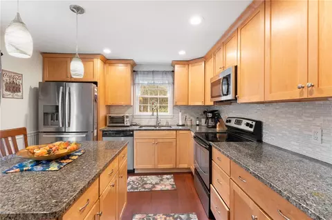 247 Whitehead Rd, Coventry, RI 02816 photo 6