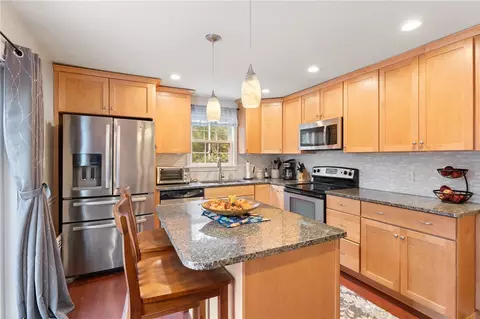247 Whitehead Rd, Coventry, RI 02816 photo 4