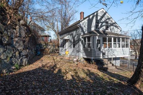 9 New St, Woonsocket, RI 02895 photo 2
