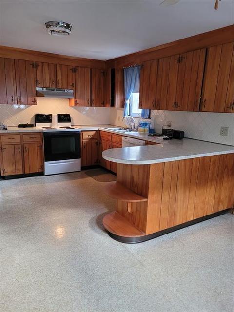 329 Eighth Ave, Woonsocket, RI 02895 photo 4
