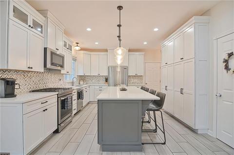 24 Arbor Dr, Coventry, RI 02816 photo 4